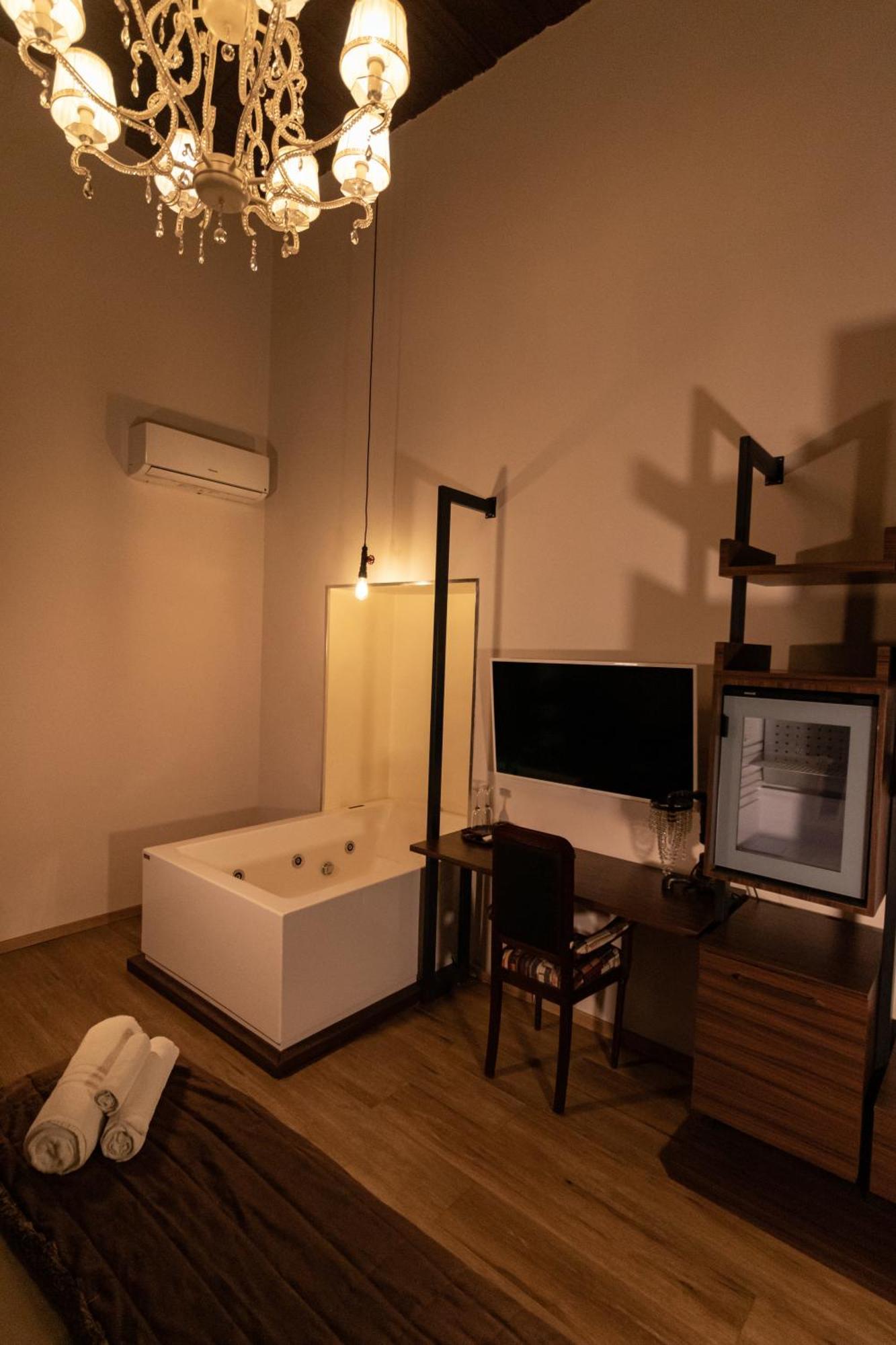 Duomo Luxury Suites Неаполь Экстерьер фото